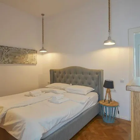 Apartman Modern In The Center By Managr