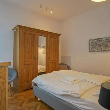 Modern In The Center By Managr Brassó