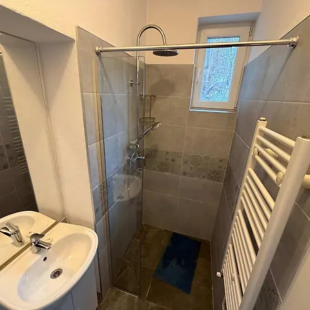 Apartman Modern In The Center By Managr Brassó