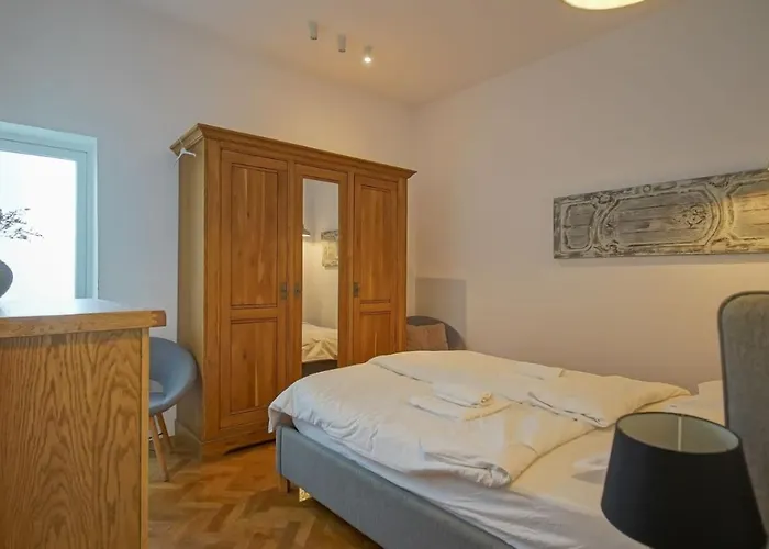 Modern In The Center By Managr Brassó