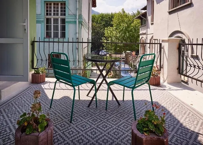 Modern In The Center By Managr * Brassó