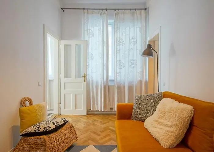 Modern In The Center By Managr Brassó